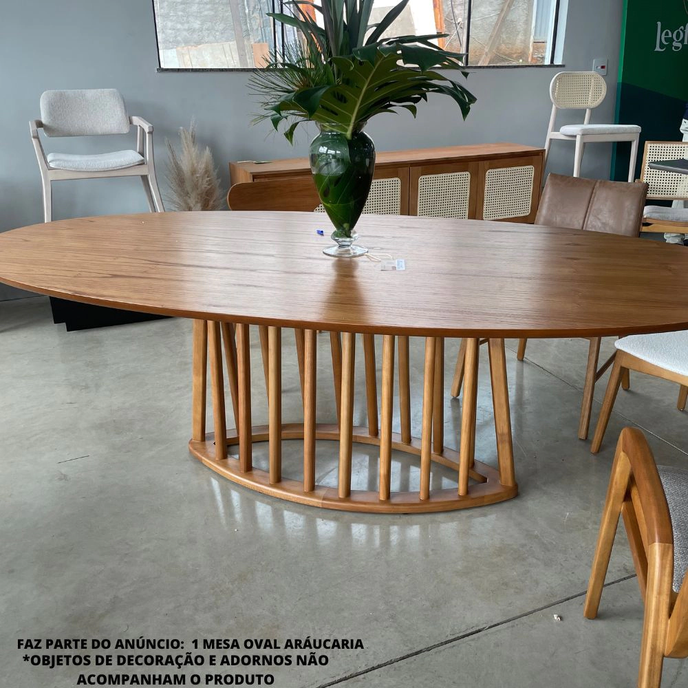 Mesa de Jantar Araucária Oval 2,40m x 1,20m 