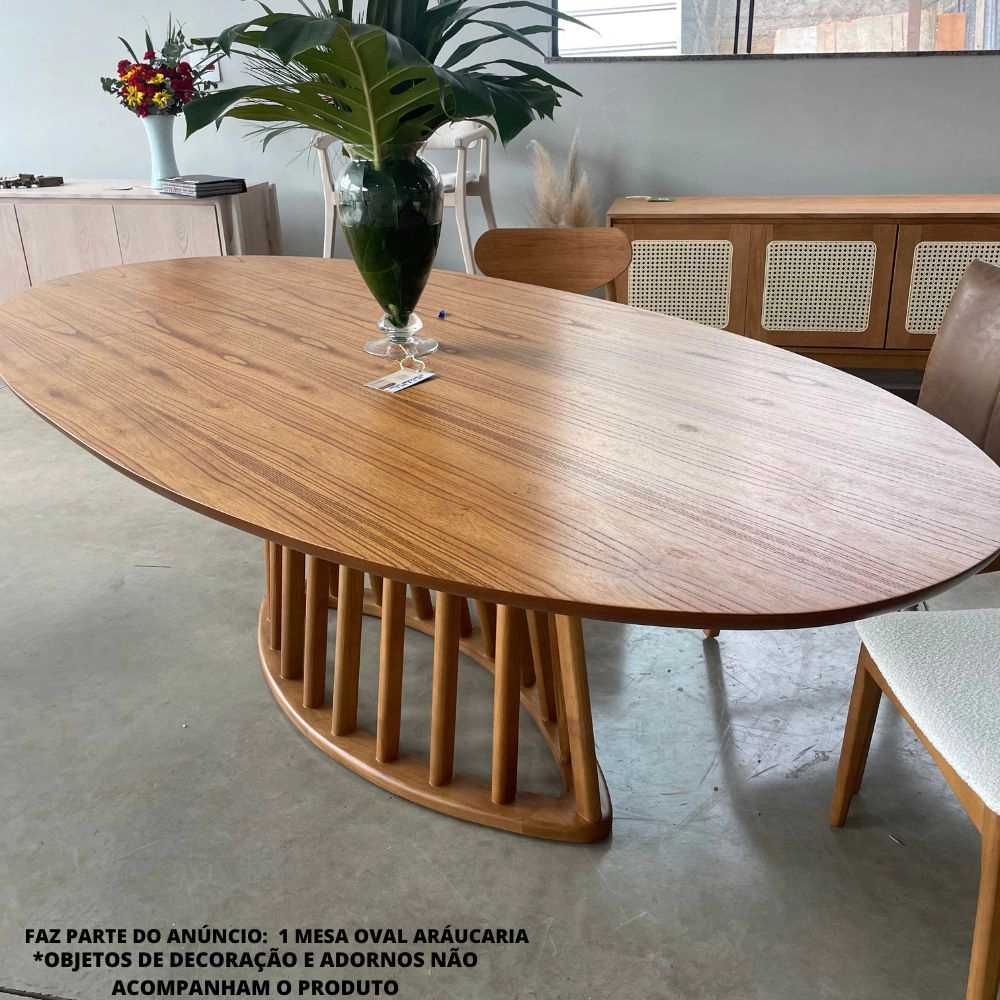 Mesa de Jantar Araucária Oval 1,80m x 1,00m